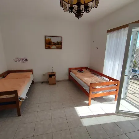 Hétvégi ház Kékturás-tóra-nyíló Privát Bérlemény Badacsonytomaj